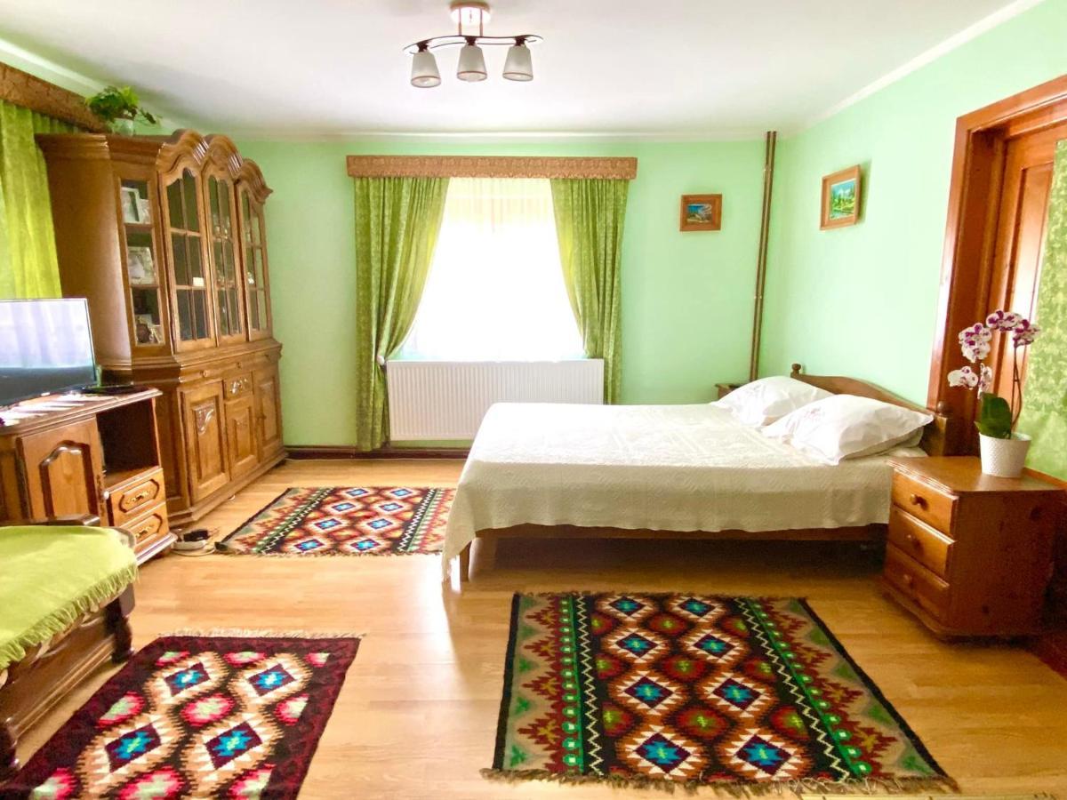 Casa Agroturistica Tarancuta Din Vatra Moldovitei Hotel ภายนอก รูปภาพ