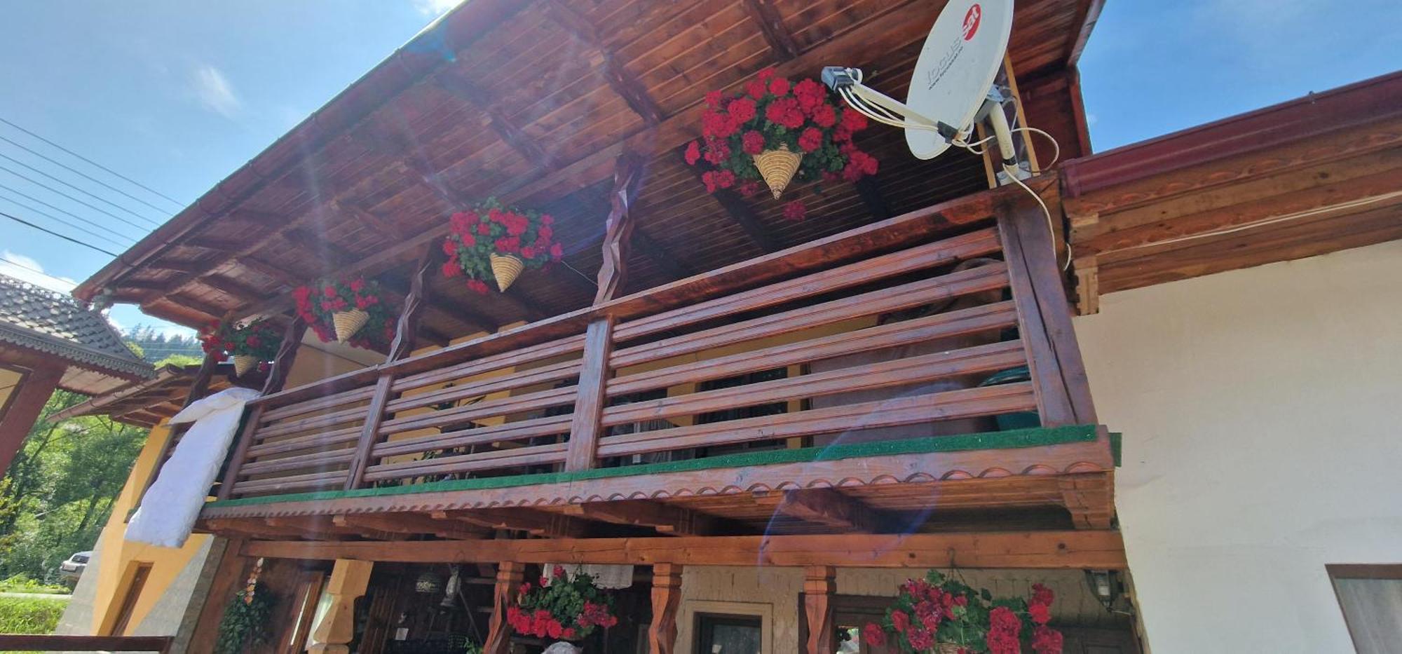 Casa Agroturistica Tarancuta Din Vatra Moldovitei Hotel ภายนอก รูปภาพ